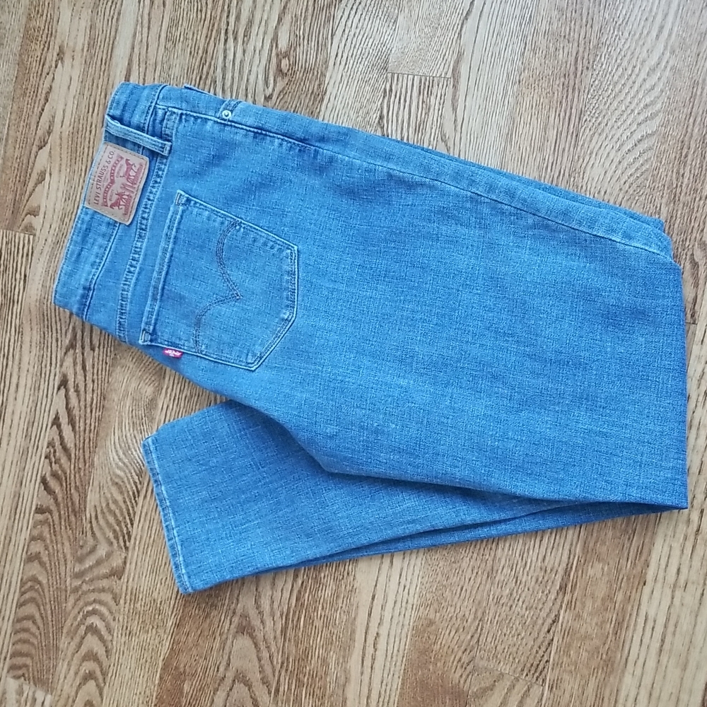 (33W) Levi's 711 Women's Skinny Fit Denim Jeans Contemporary Casual Classy